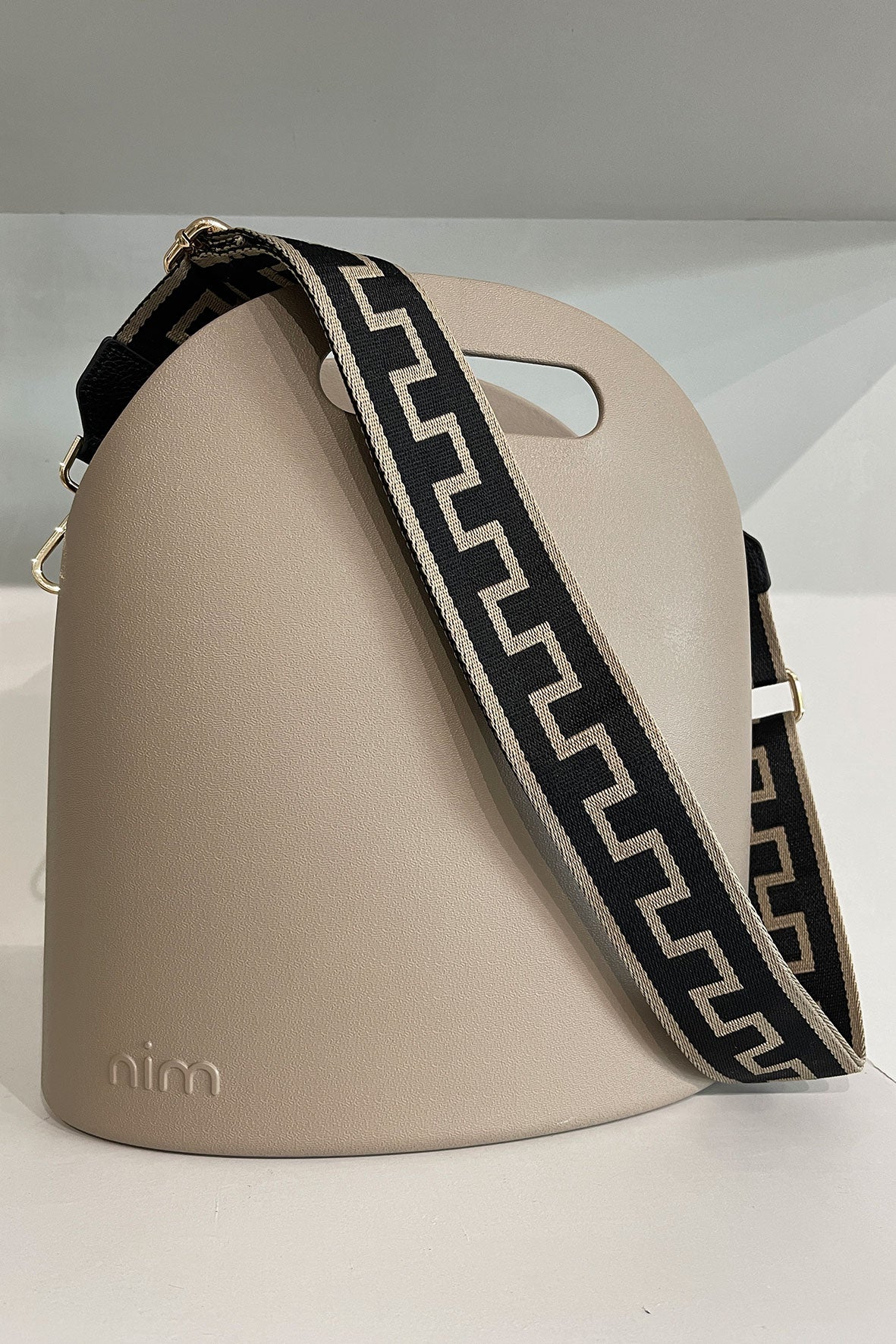 Nim The Label - Bucket Bag - Taupe & Black
