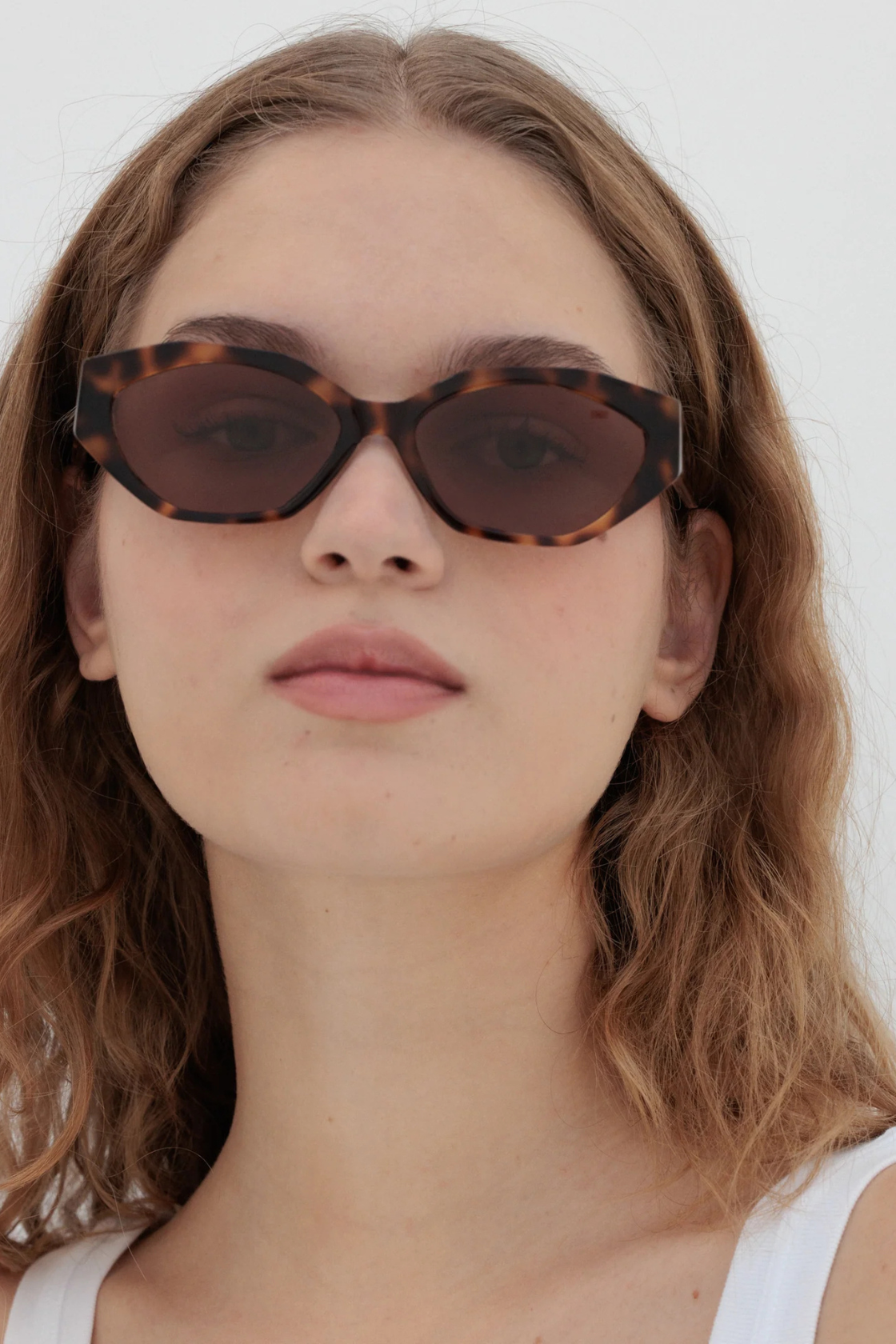 Lu Goldie - Eliana Sunglasses - Tort