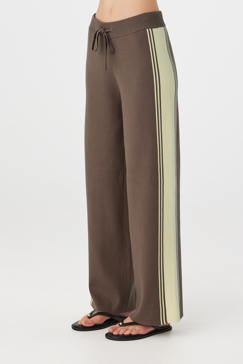 Side view of Emery Pant pavement and butter, straight leg with sporty contrast side stripe and comfortable high rise.