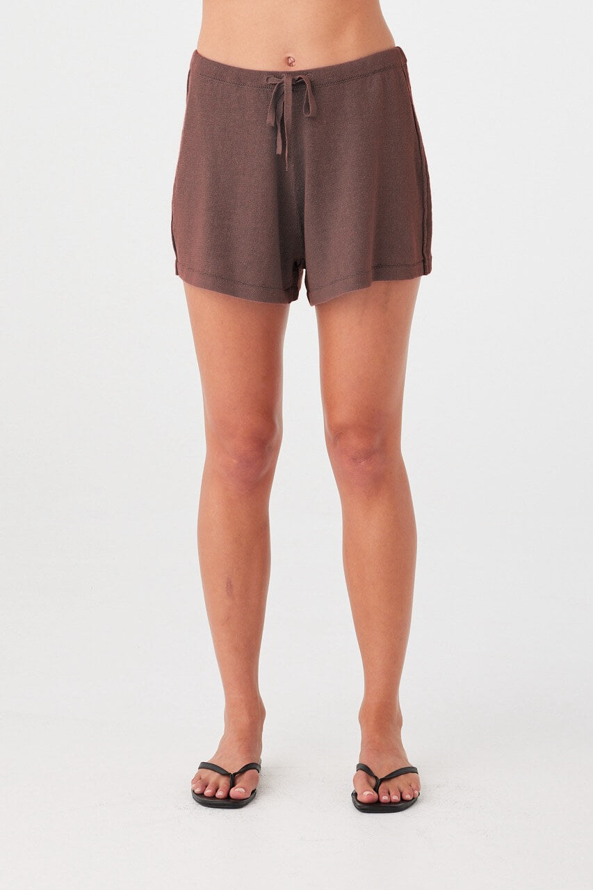 Espresso shorts featuring drawcord waistband and side panel seam. Soft natural fibres with breathable feel.
