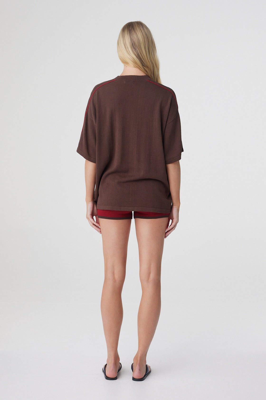 Pippa Oversized Tee in Espresso & Chilli, back view showing the oversized silhouette and contrast piping across the shoulders.