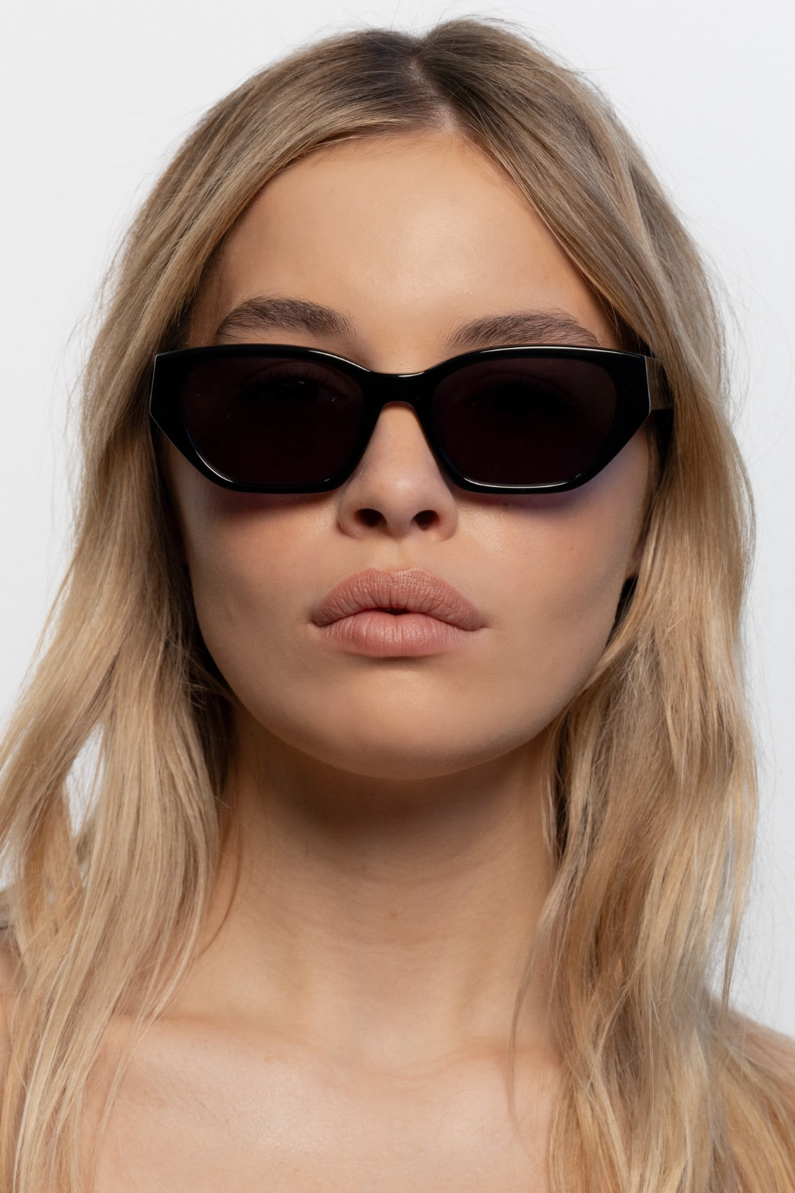 Lu Goldie - Esmé Sunglasses - Black