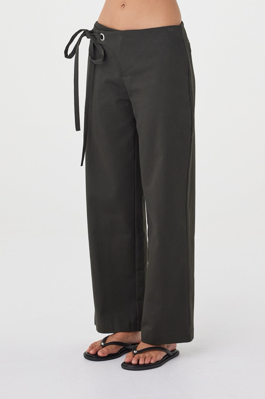 Side view of the Lucia Tie Pant in Charcoal showcasing the straight-leg fit and soft cotton-tencel drape.