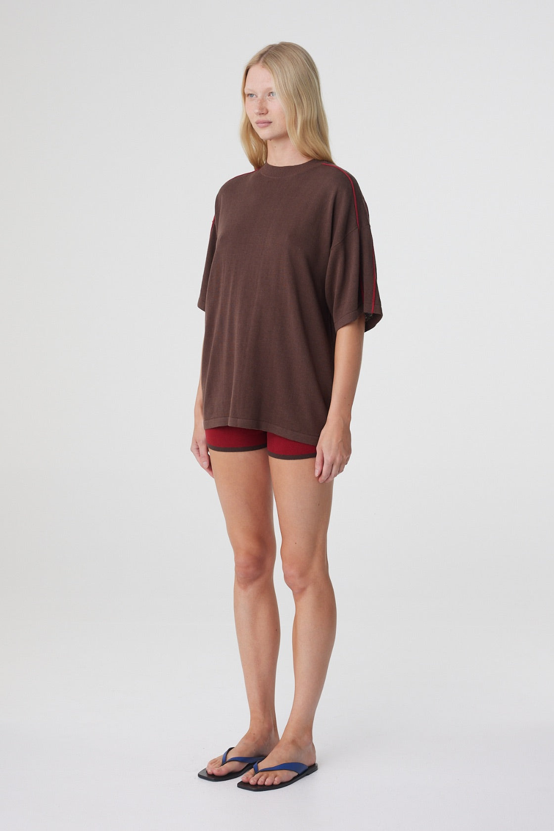 Pippa Oversized Tee in Espresso & Chilli, three quarter view showing the dropped shoulder, loose fit and wide sleeve shape.