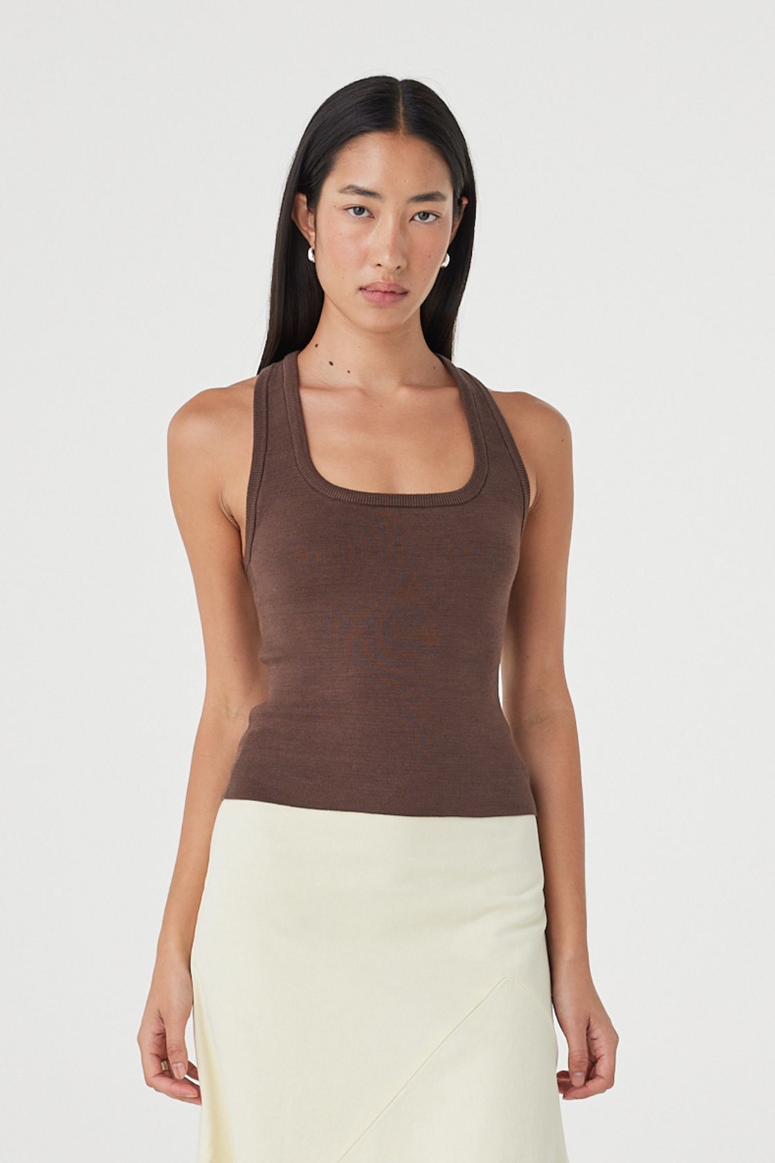 Sable Top Espresso, scoop neckline, slim fit, front close-up